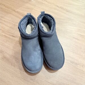 UGG Classic Ultra Mini Platform Boots - Eve Blue, Size 10